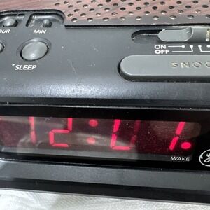 VTG‎ Woodgrain Retro Red LED Alarm Clock Radio Digital Display GE 7-4613A Works.